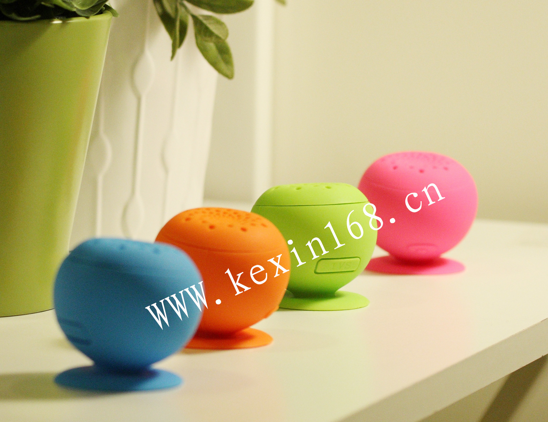 便攜隨身無(wú)線(xiàn)迷箱你硅膠吸盤(pán)藍牙音